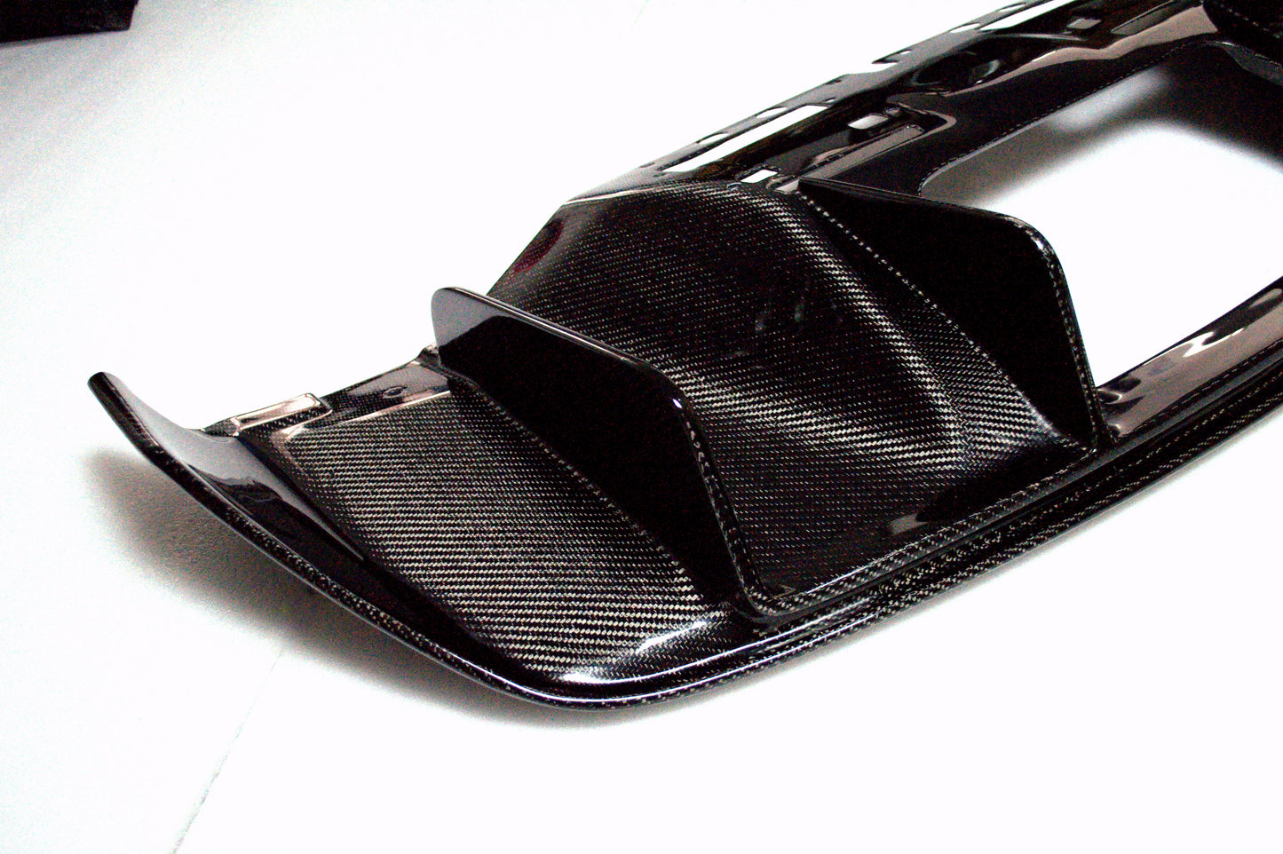 Audi R8 Rtuned Rear Diffuser Facelift Only Rtuned Carbon Side